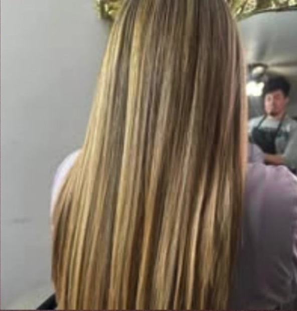 Golden dimensional highlights styled by Jose Manuel